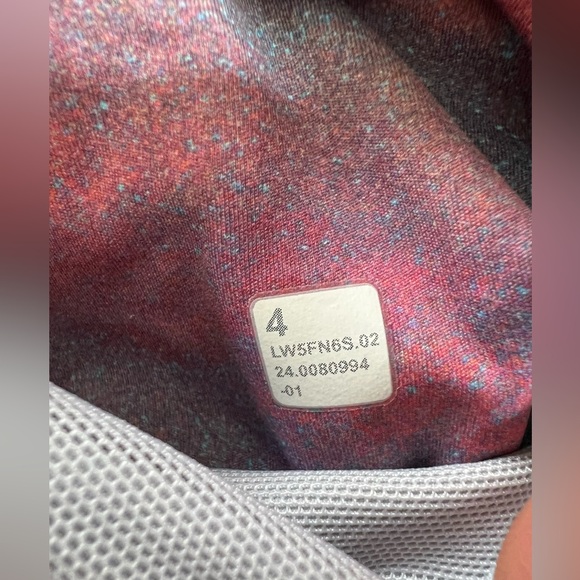Lululemon Fast and Free High-Rise Tight 25” Pockets SIZE 4 - Picture 7 of 8